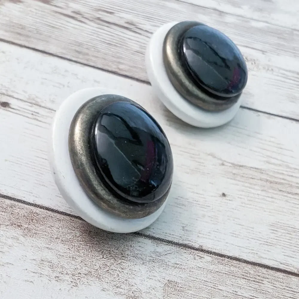 Vintage clip earrings